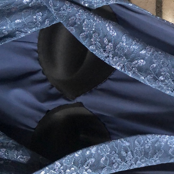 Vera Wang Dress - Picture 4 of 7